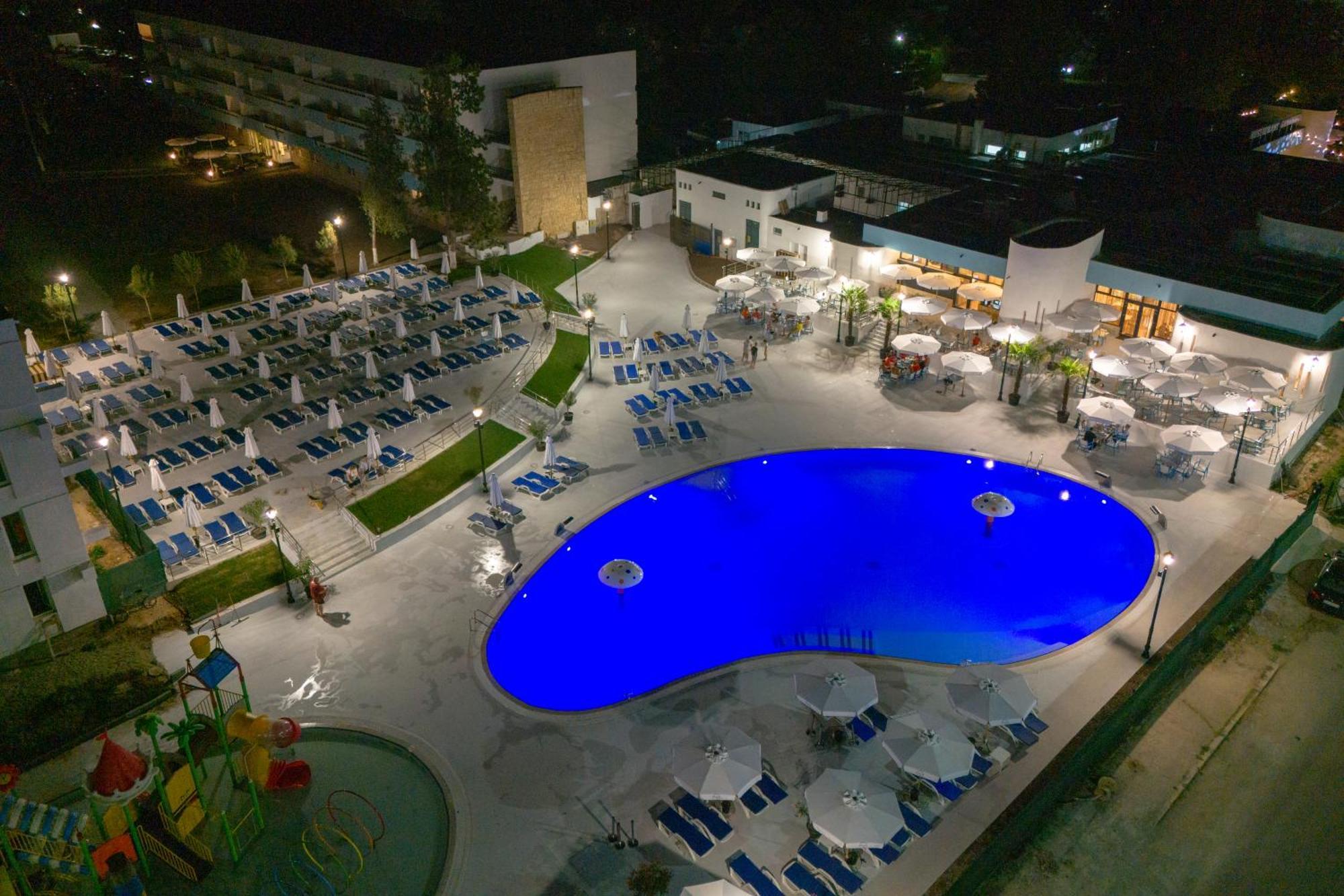 Mera Holiday Resort Venus Esterno foto